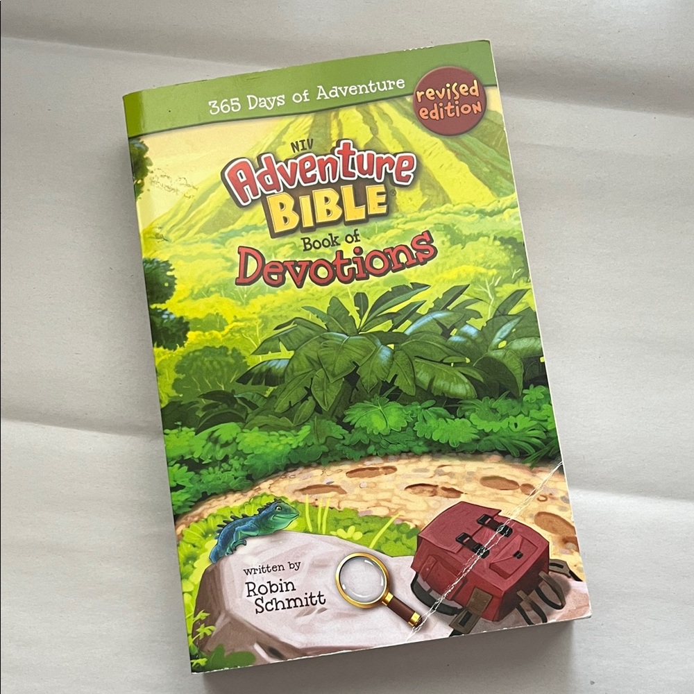 Zonder kidz NIV Adventure Bible Book of Devotions by Robin Schmitt 365 days